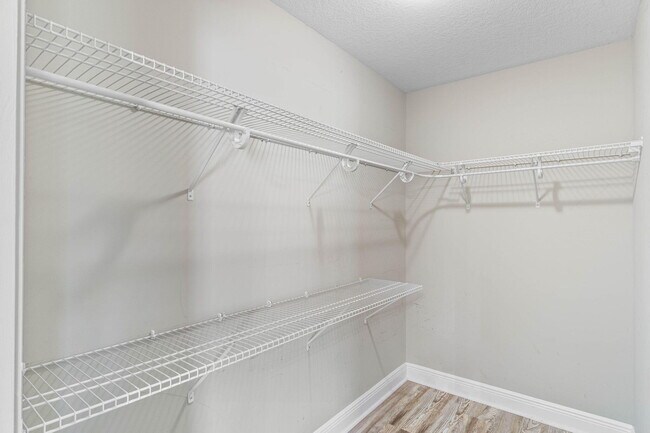 Building Photo - 227 January Ct