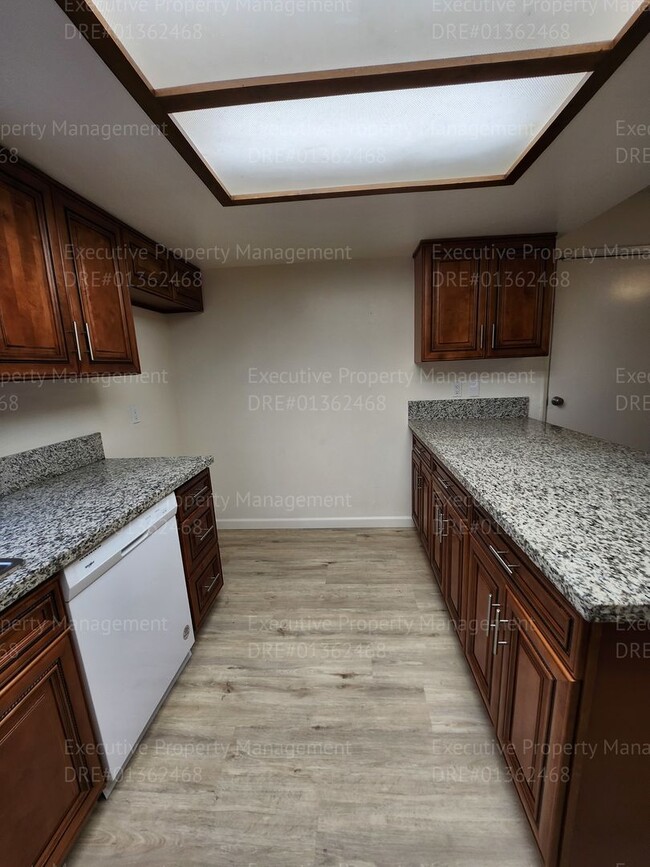Building Photo - 3 bedroom/ 2 bath house near Pacheco Rd/ A...