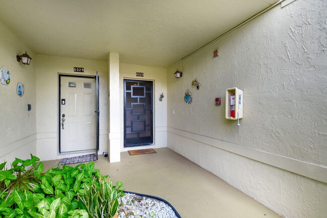 Building Photo - 6025 Parkwalk Dr