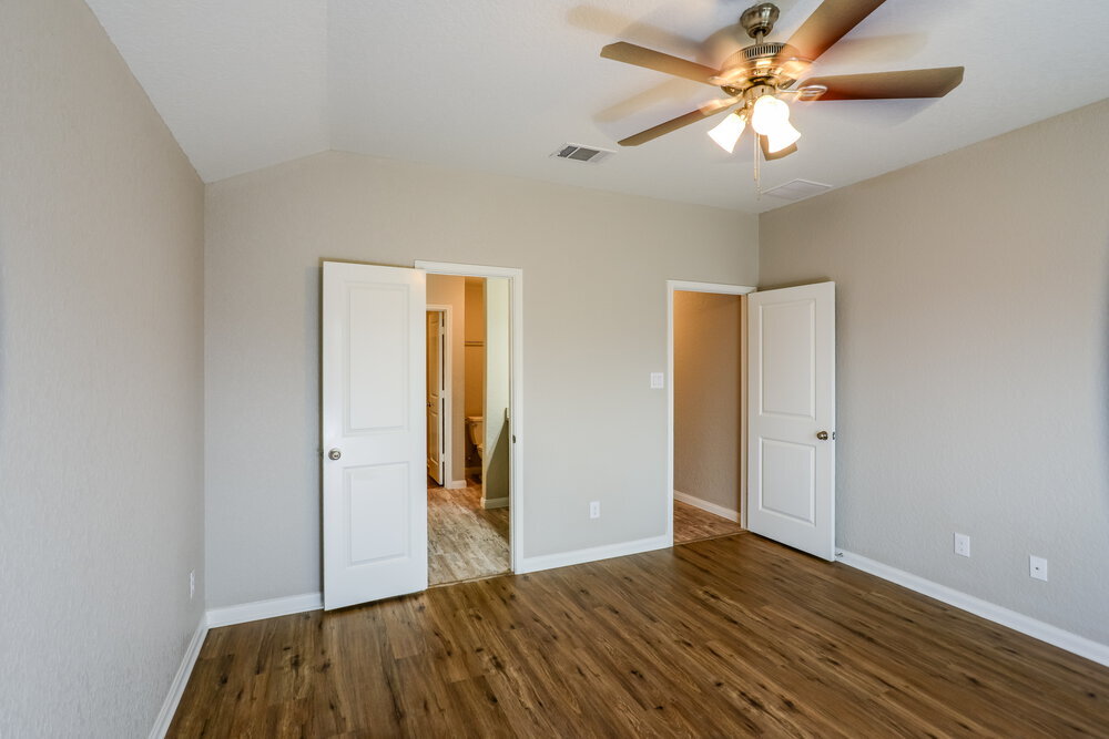 Building Photo - 1036 Raceland Rd