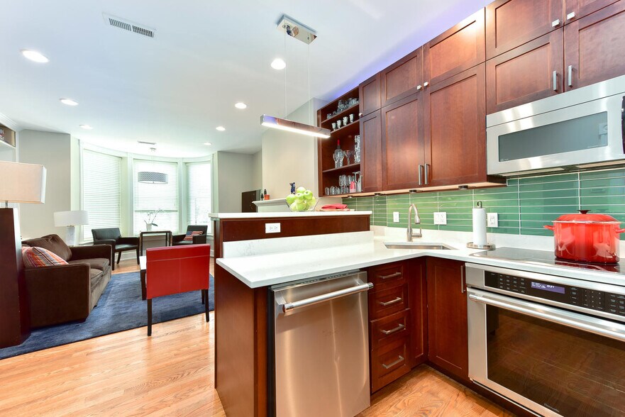 Kitchen - 24 Logan Cir NW