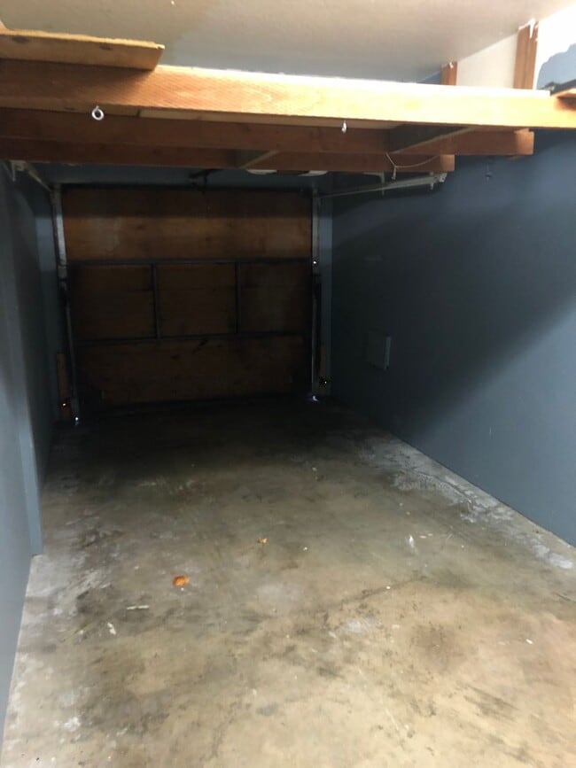 Building Photo - 2Br/2Ba - 1 Car Garage Townhouse in the He...