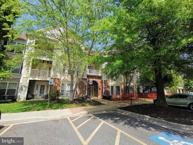 Building Photo - 18715 Sparkling Water Dr