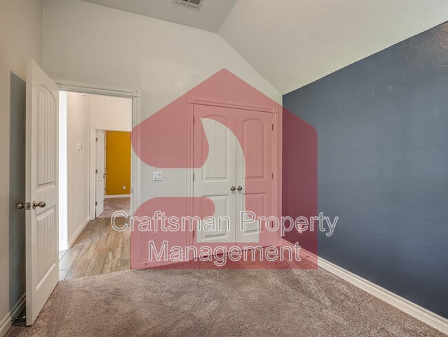 Building Photo - 3413 Huron Cir