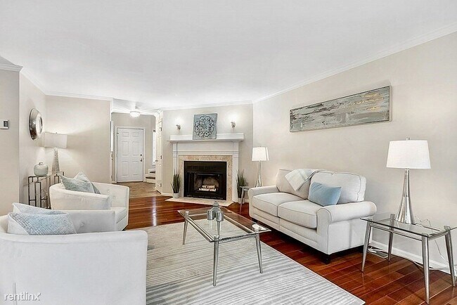 Primary Photo - 2 br, 3 bath House - 17 Highland Ct