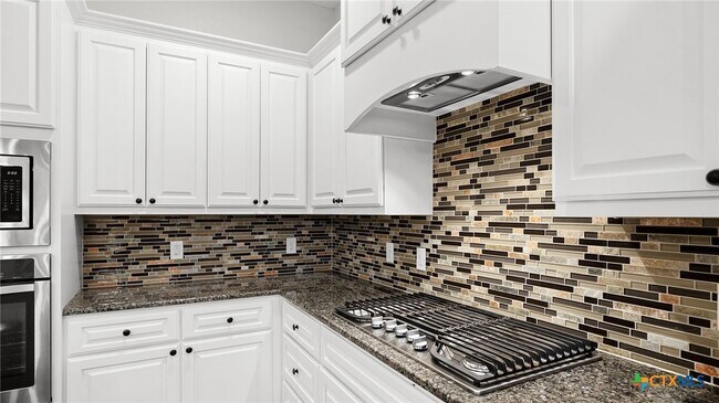 Building Photo - 961 N Academy Ave