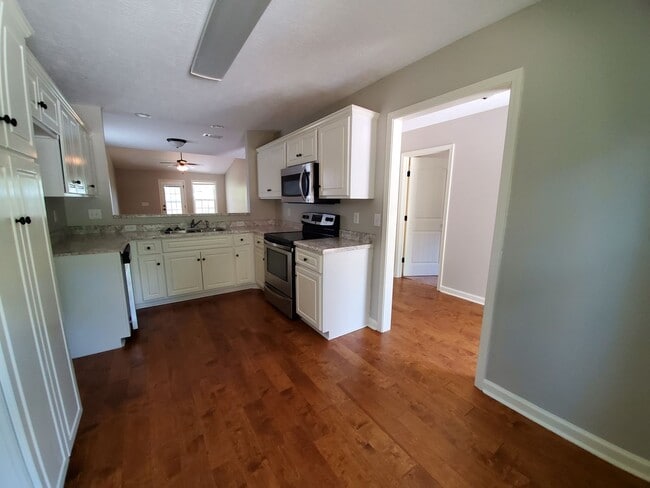 Building Photo - 198 Buckhaven Way