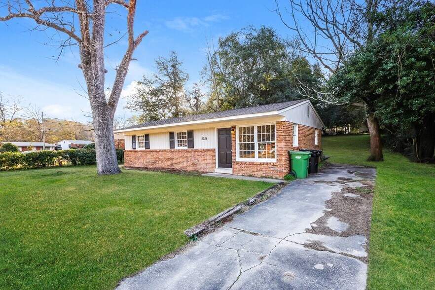 Building Photo - 4784 Gardiner Dr