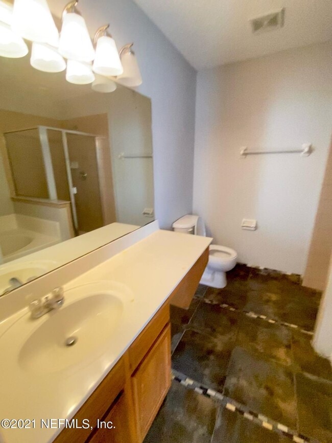 Building Photo - 7147 Newman Lake Ct