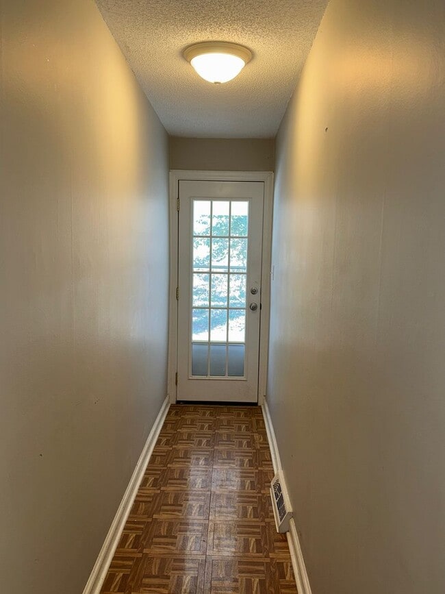 Building Photo - East AVL Spacious Apartment Ready for Occupancy!