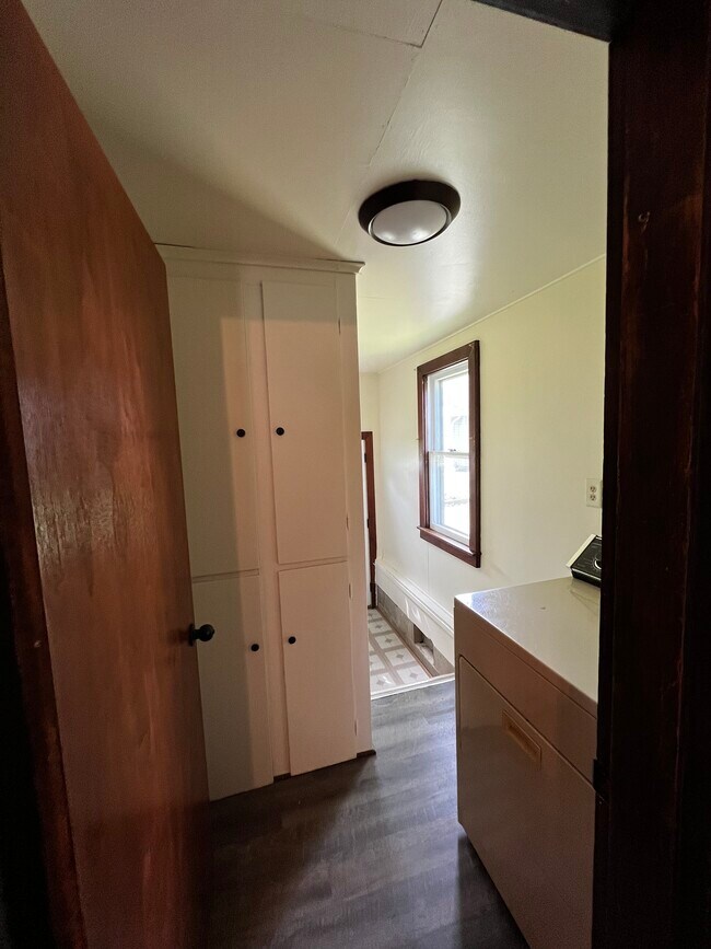 Building Photo - 111 N Chanute St