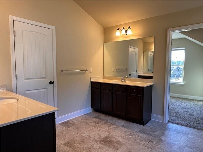 Building Photo - 2611 Melton Common Dr