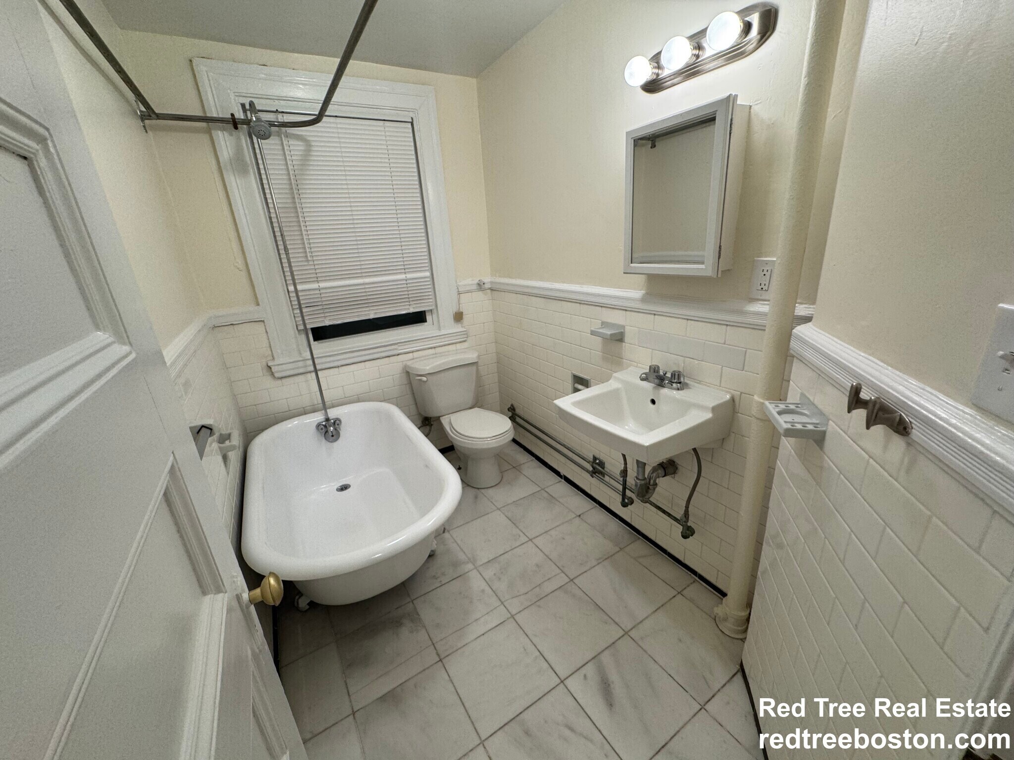 Building Photo - 885 Massachusetts Ave