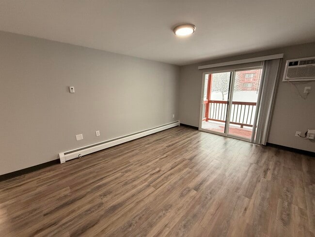 Building Photo - 95 Powers St