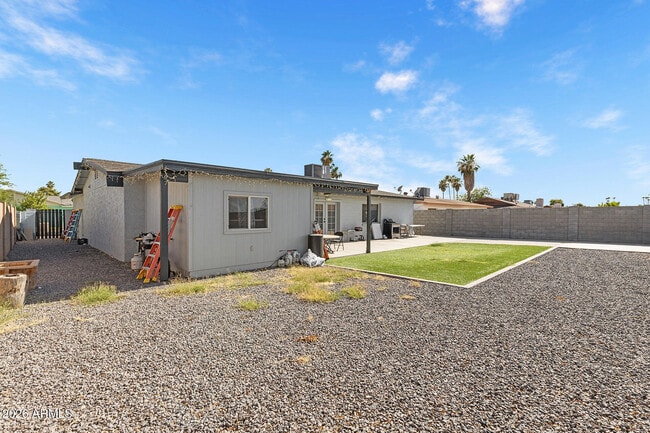 Building Photo - 4716 W Christy Dr