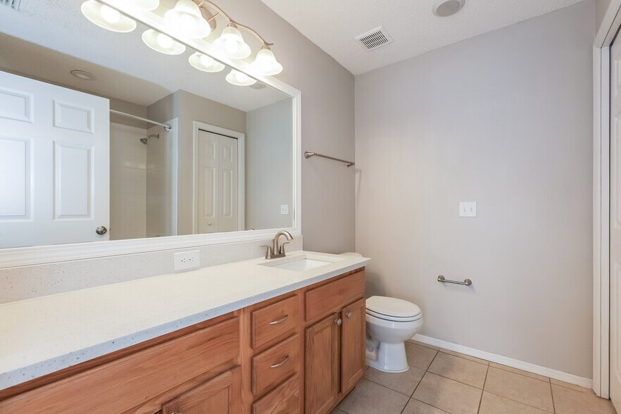 Building Photo - 8733 Morrison Oaks Ct