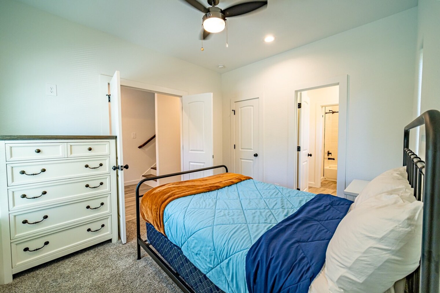 Building Photo - 4706 Idaho St