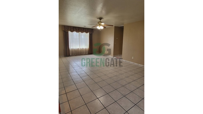 Building Photo - NOW AVAILABLE! Make this spacious 4 bedroo...