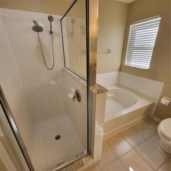 Building Photo - 25903 Bloomsbury Ct