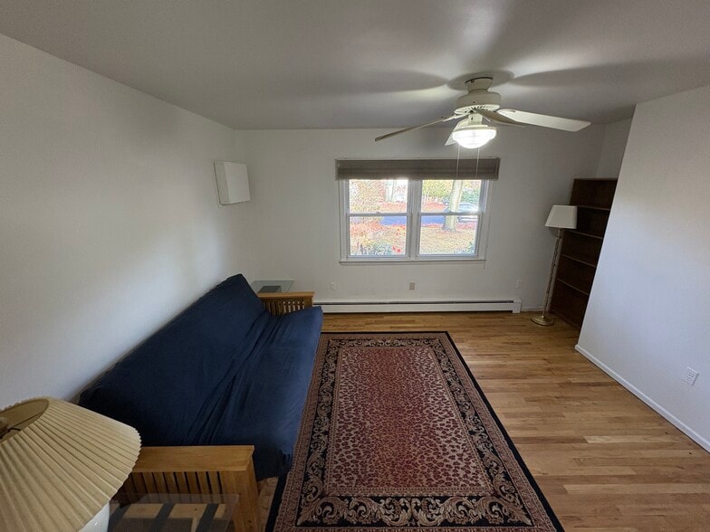 Building Photo - 23 Pilgrim Dr