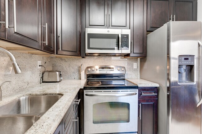 Building Photo - 509 Capri Dr