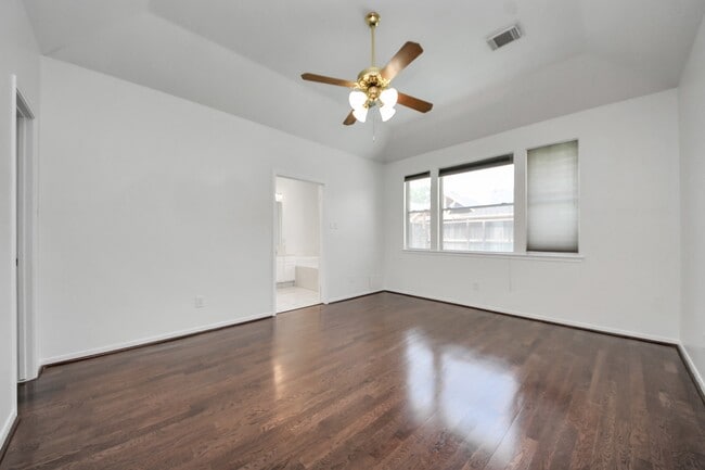 Building Photo - 6406 Castle Ln Dr