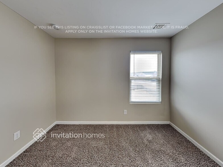 Building Photo - 3530 Mica Cir SE