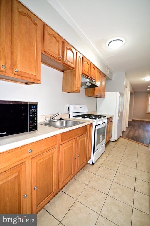 Building Photo - 431 Mellon St SE