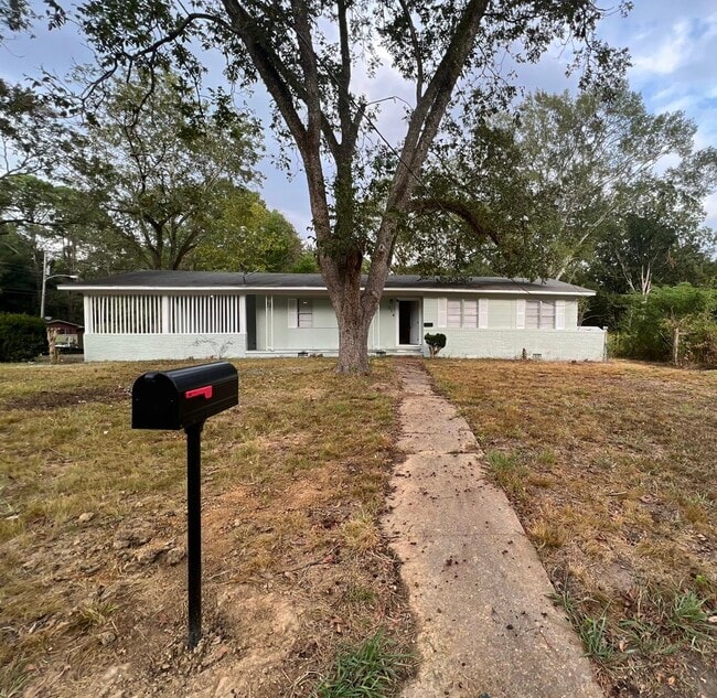 Primary Photo - 314 McDowell Park Cir