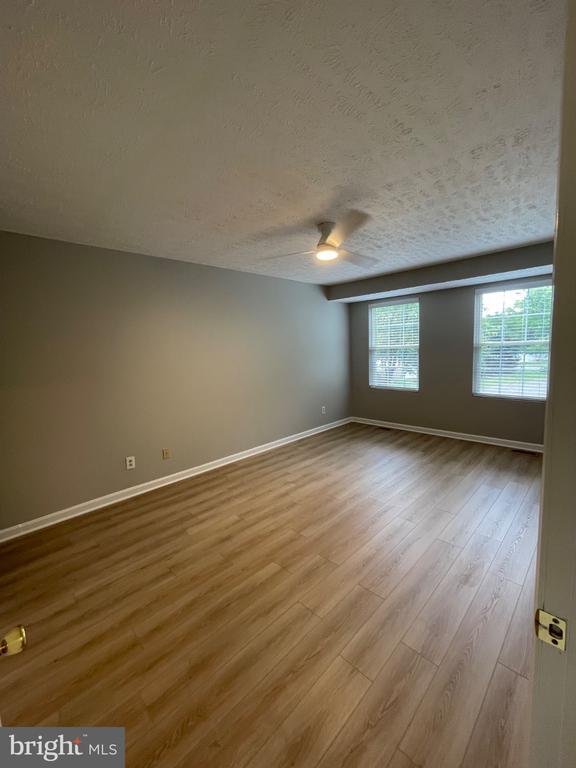 Building Photo - 13750 Summer Pl