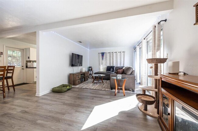 Building Photo - 749 NW 34th St