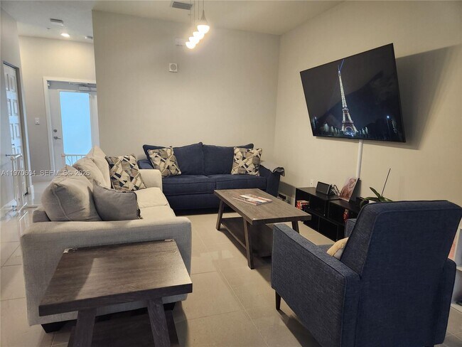 Building Photo - 4745 NW 84th Ct