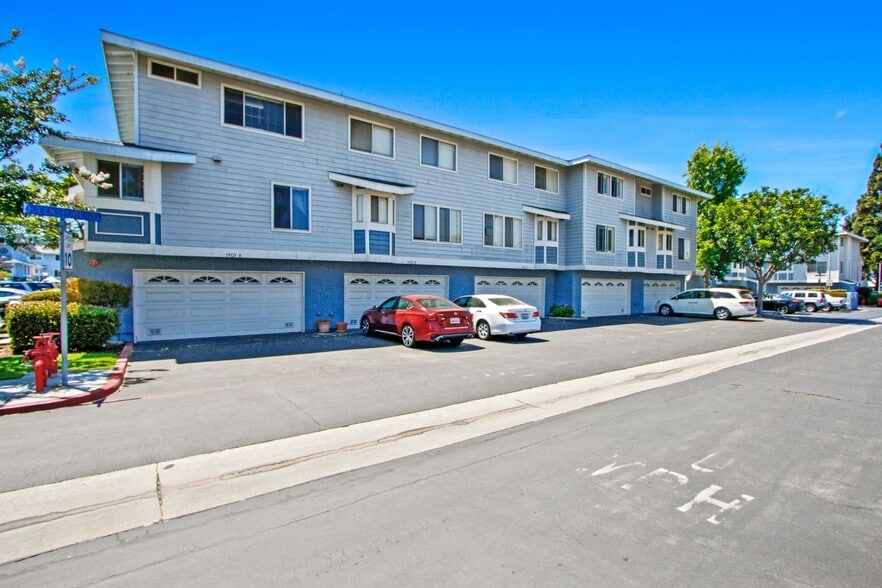 Building Photo - 19121 Queensport Ln