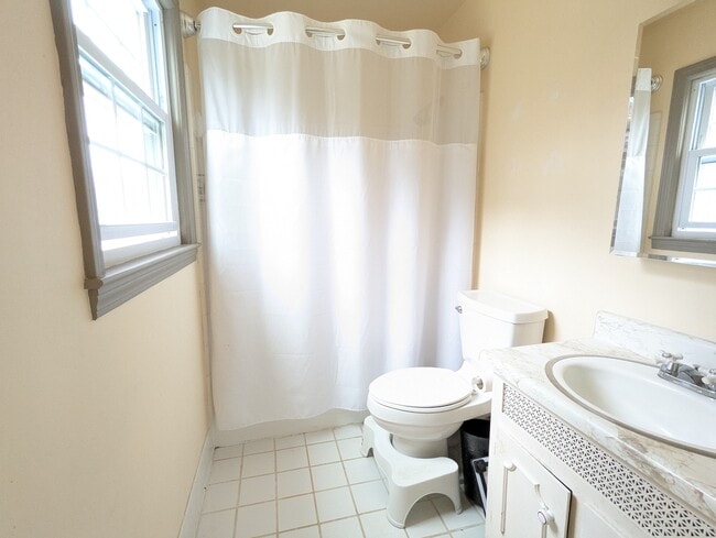 Building Photo - 110 Melbourne Ln