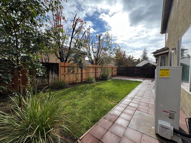 Building Photo - Memory updated Here’s a customized marketing description for your rental property:  Spacious Home...