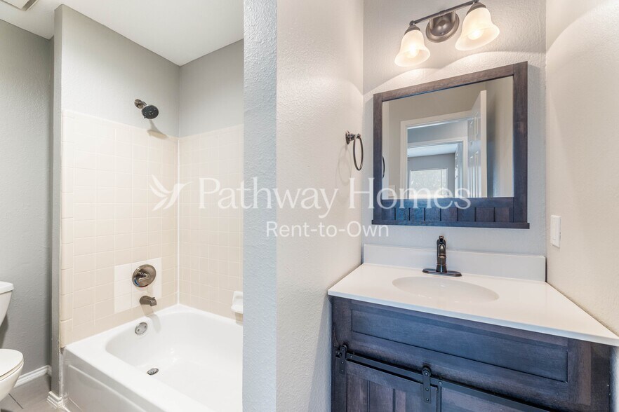 Building Photo - 629 Teakwood Dr