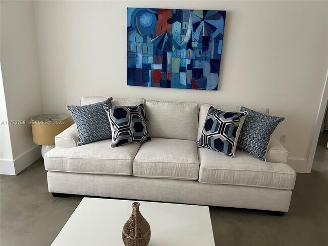 Building Photo - 250 Galen Dr