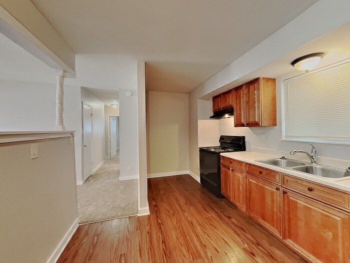 Building Photo - 7 Lucas St