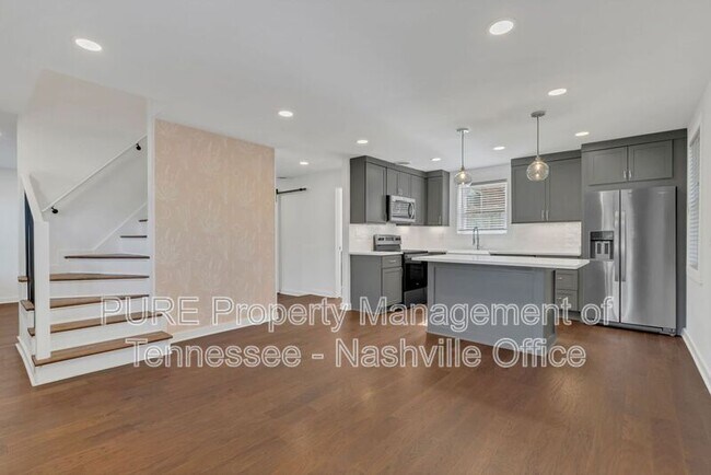 Building Photo - 2601 Oakwood Ave