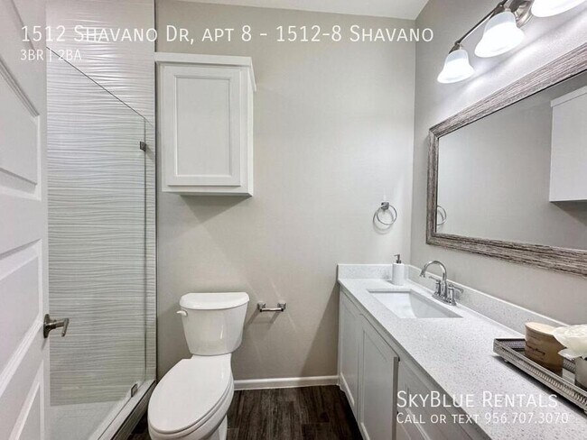 Building Photo - 1512 Shavano Dr