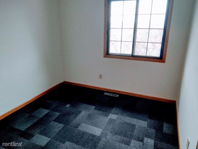 Building Photo - 3 br, 3 bath Townhome - 1530 Cottage Dr