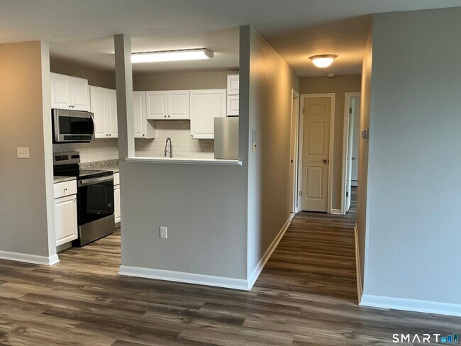 Building Photo - 2315 Cromwell Hills Dr