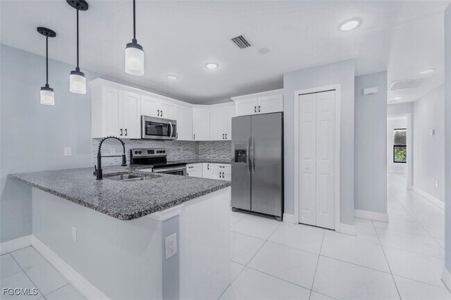 Building Photo - 129 Meadow Rd