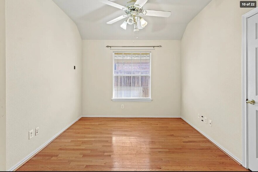 Building Photo - 2127 Ballycastle Dr