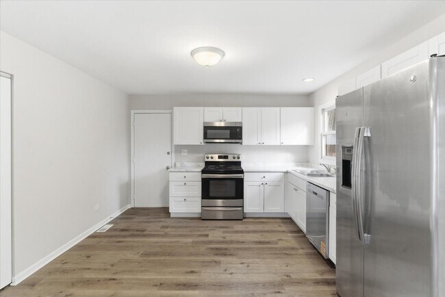 Building Photo - 37446 E Park Ln