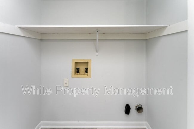 Building Photo - 7230 Newell Acres Dr