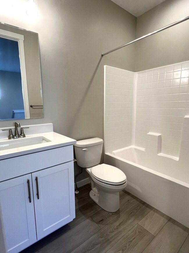 Building Photo - Brand new 3 bed 2.5 bath townhome in Stars...