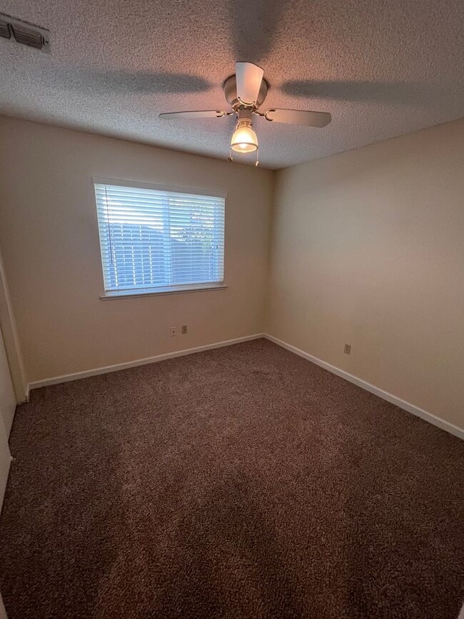 Building Photo - NICE UPDATED HOME IN SACRAMENTO!