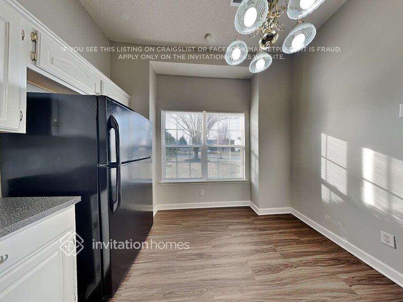 Building Photo - 4840 Aldersbrook Dr