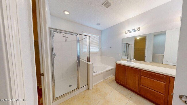 Building Photo - 15707 Lexington Park Blvd